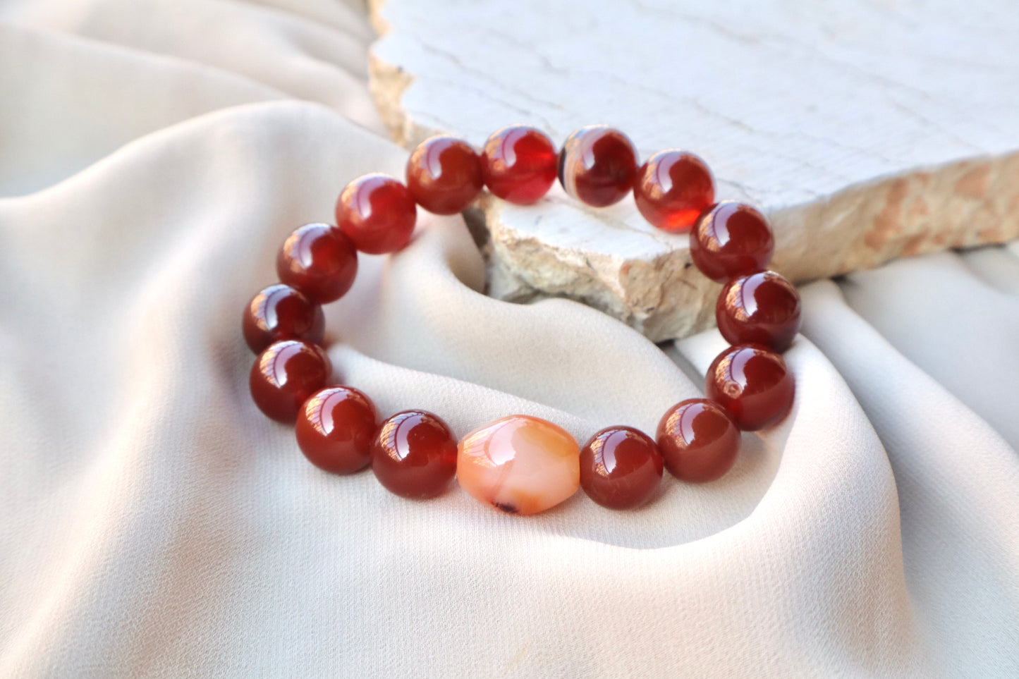 Red & Beige Agate For Courage & Dispelling Negative Energies Bracelet